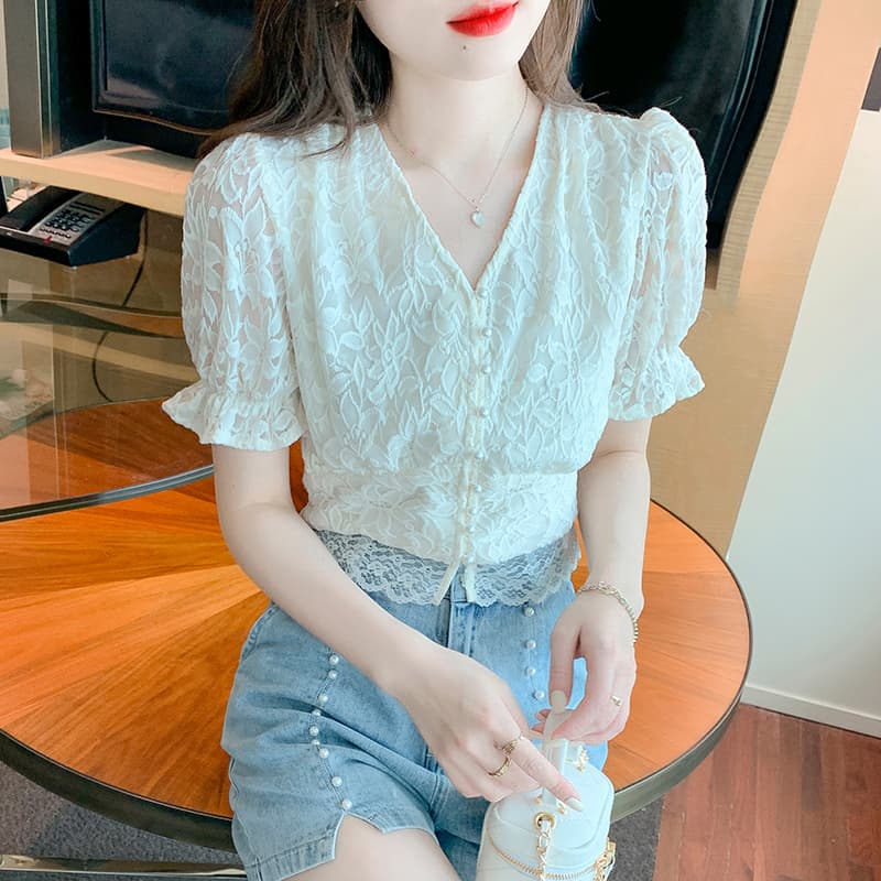 실사 2026 여름 새로운 레이스 셔츠 반팔 홀로우 아웃 허리 수축 품격 V넥 고급 외국 가스 작은 셔츠 이미지 3