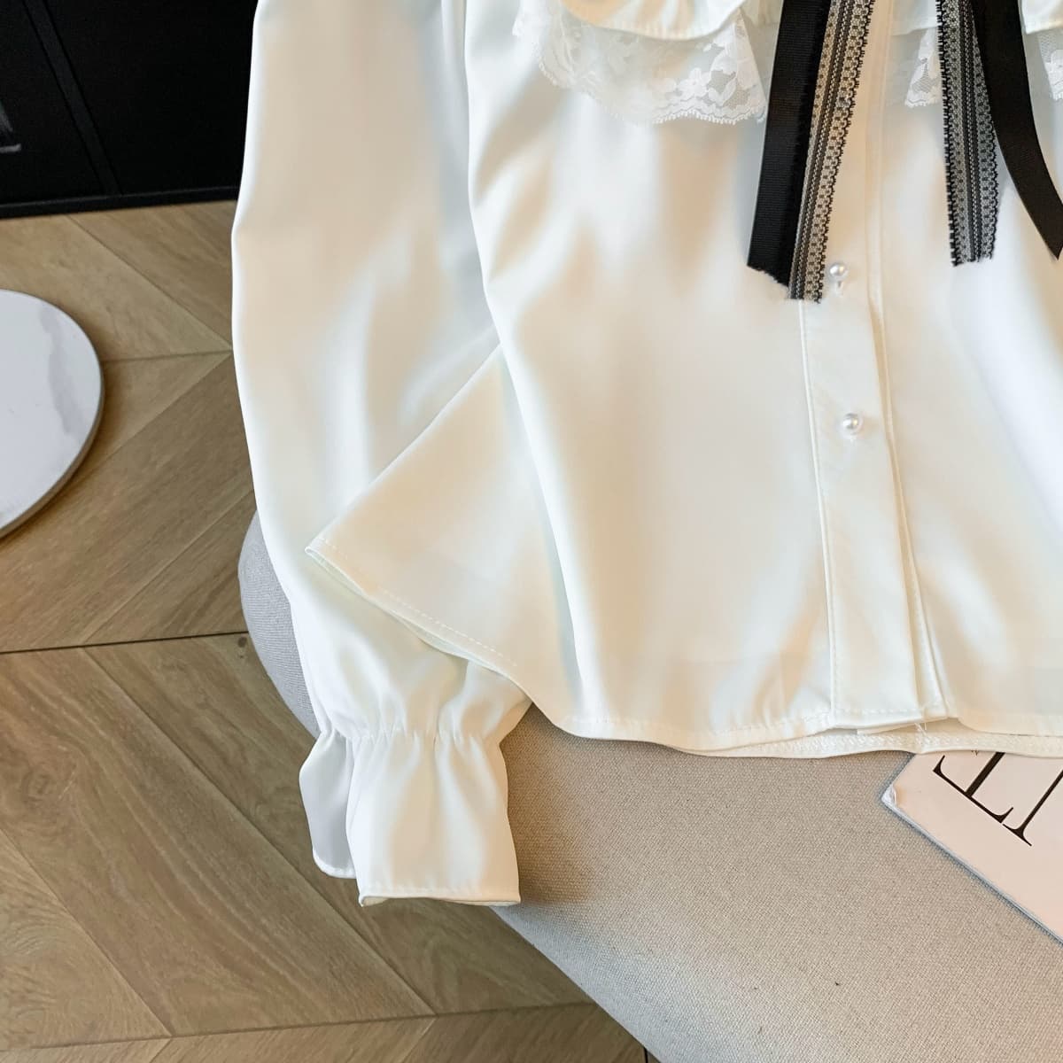 실사 프랑스식 빛 럭셔리 레이스 꽃 고급 새틴 스탠드 칼라 Chic 우아함 반하이넥 Chic 디자인 센스 셔츠 상세 이미지 10