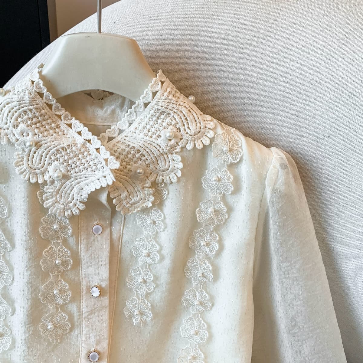 실사 가을 새로운 궁정 프랑스식 빛 럭셔리 레이스 꽃 반하이넥 Chic 디자인 센스 바지를 입는 셔츠 상세 이미지 3