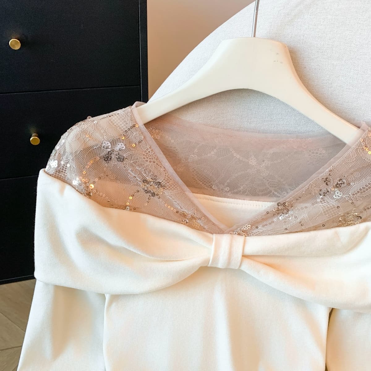 실사 새로운 프랑스식 자이언트 아름다움 한 단어 오프숄더 명문 여성 바람 티셔츠 핫걸 착용 가져 가라. 슬림해 보이는 긴팔 맨위 여성 상세 이미지 2