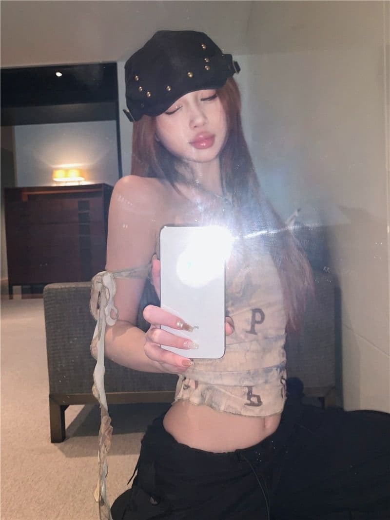 40d 망사 아메리칸 핫걸 낙서 프린트 비스듬한 어깨 티셔츠 여성 여름 세트 민소매 조끼 오프숄더 상세 이미지 6