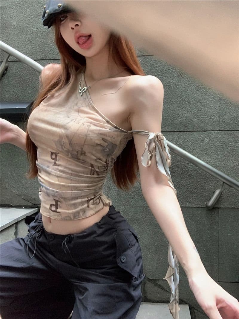 40d 망사 아메리칸 핫걸 낙서 프린트 비스듬한 어깨 티셔츠 여성 여름 세트 민소매 조끼 오프숄더 상세 이미지 14