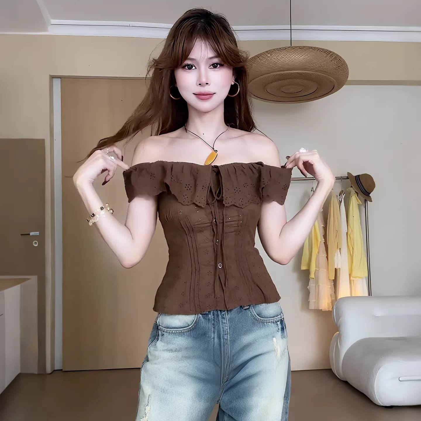 프랑스식 사소한 작은 날다 소매 맨위 여성 여름 슈퍼 잘 생긴 민소매 작은 셔츠 오프숄더 레이스 조각 커피 색상 셔츠 상세 이미지 5