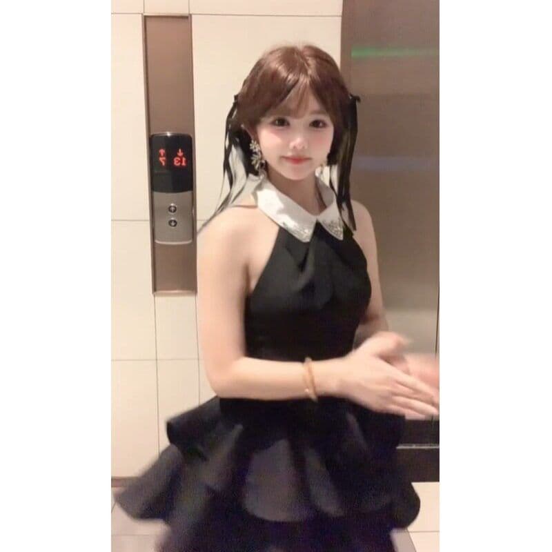 프랑스식 품격 나비 매듭 몸매 가꾸기 행침 목 허리 수축 슬림해 보이는 백리스 작은 검은 드레스 여름 새로운 퍼프 여성 드레스 이미지 2