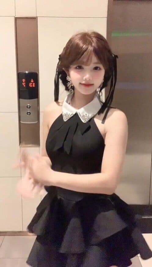 프랑스식 품격 나비 매듭 몸매 가꾸기 행침 목 허리 수축 슬림해 보이는 백리스 작은 검은 드레스 여름 새로운 퍼프 여성 드레스 상세 이미지 2