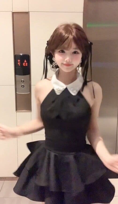 프랑스식 품격 나비 매듭 몸매 가꾸기 행침 목 허리 수축 슬림해 보이는 백리스 작은 검은 드레스 여름 새로운 퍼프 여성 드레스 상세 이미지 6