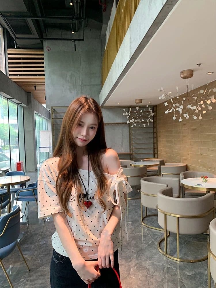 높은 품질 220 그램 40 순면 오스트리아 세대 서울 도트 무늬 스트랩 비스듬한 어깨 반팔 티셔츠 여성 여름 프린트 이미지 2
