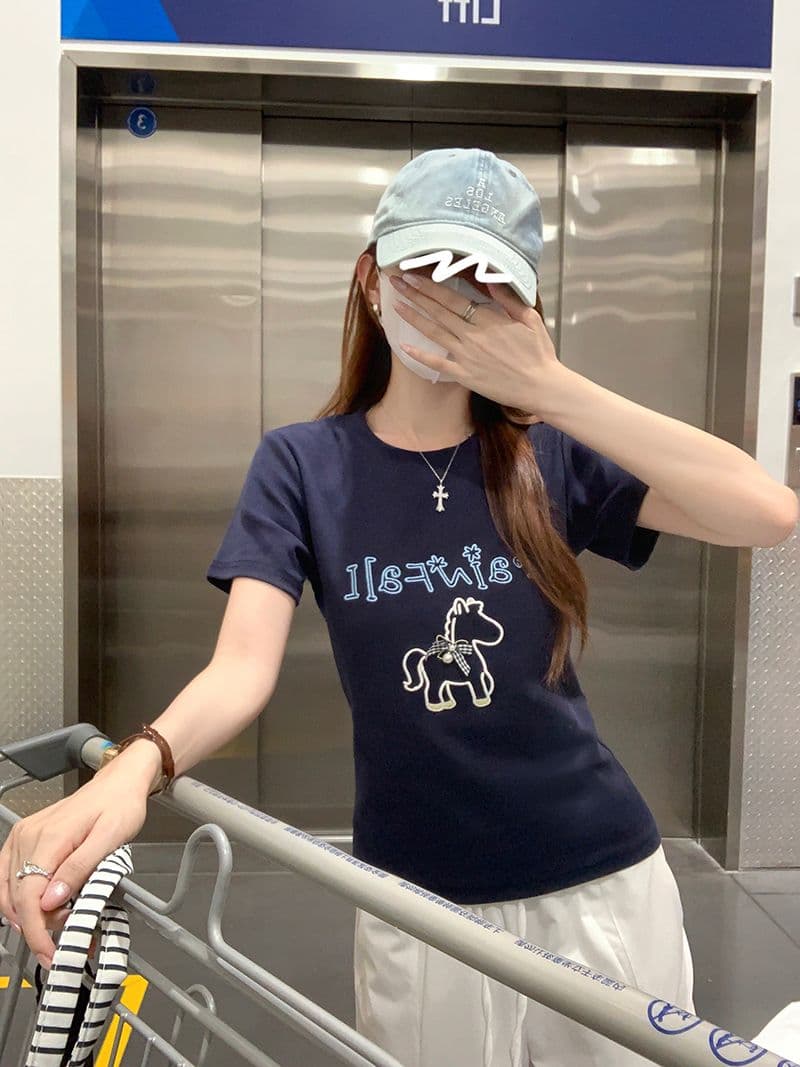 실사 특별 가격 1 1 리브 210 그램 반팔 티셔츠 여성 의류 여름 새로운 긍정적 인 어깨 만화 자수 라운드 넥 맨위 이미지 5