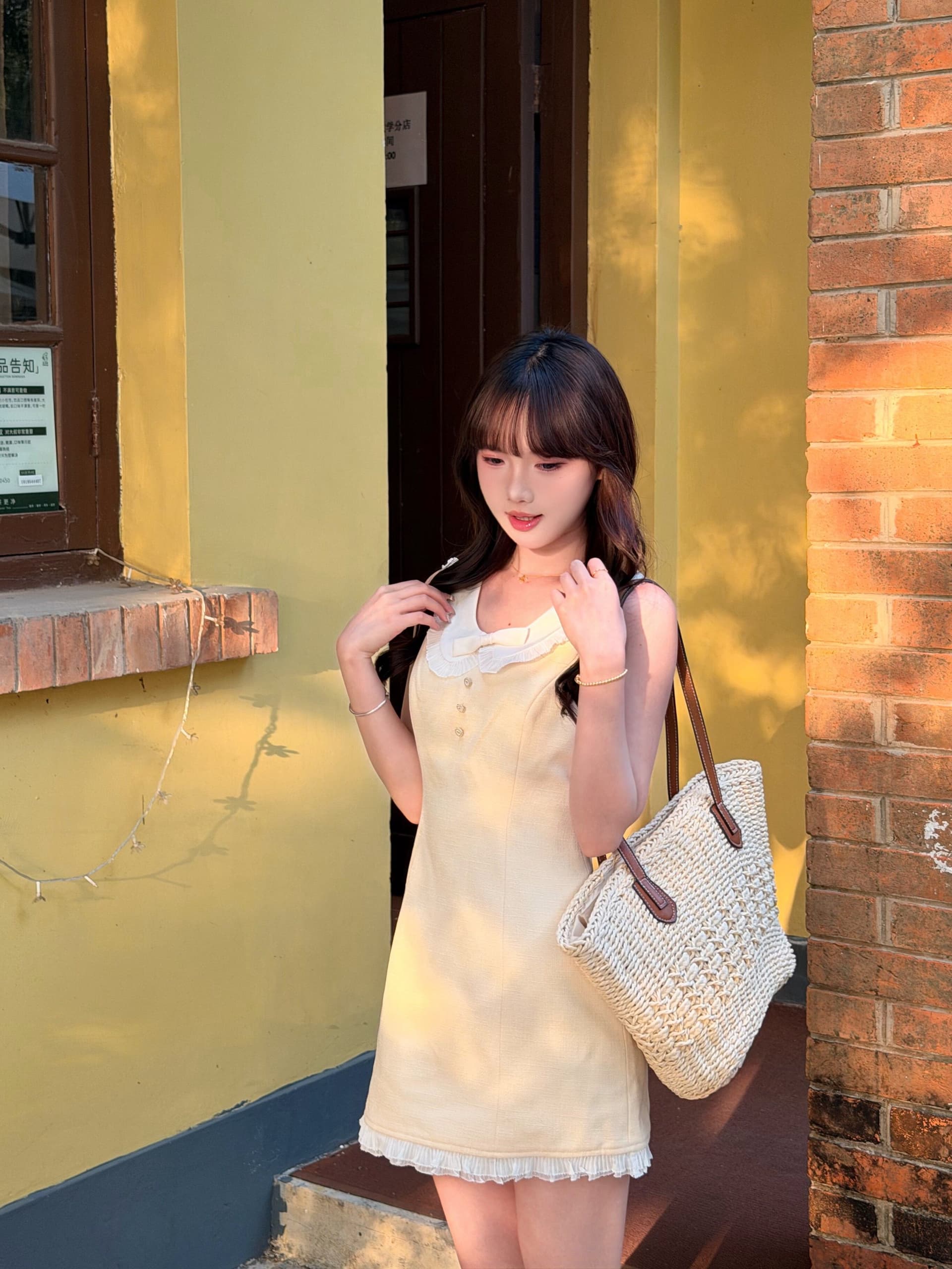 프랑스식 품격 작은 샤넬 스타일 베이비 칼라 민소매 여성 드레스 여름 허리 수축 슬림해 보이는 부유 한 가족 천 골드 황색 미니 스커트 상세 이미지 5