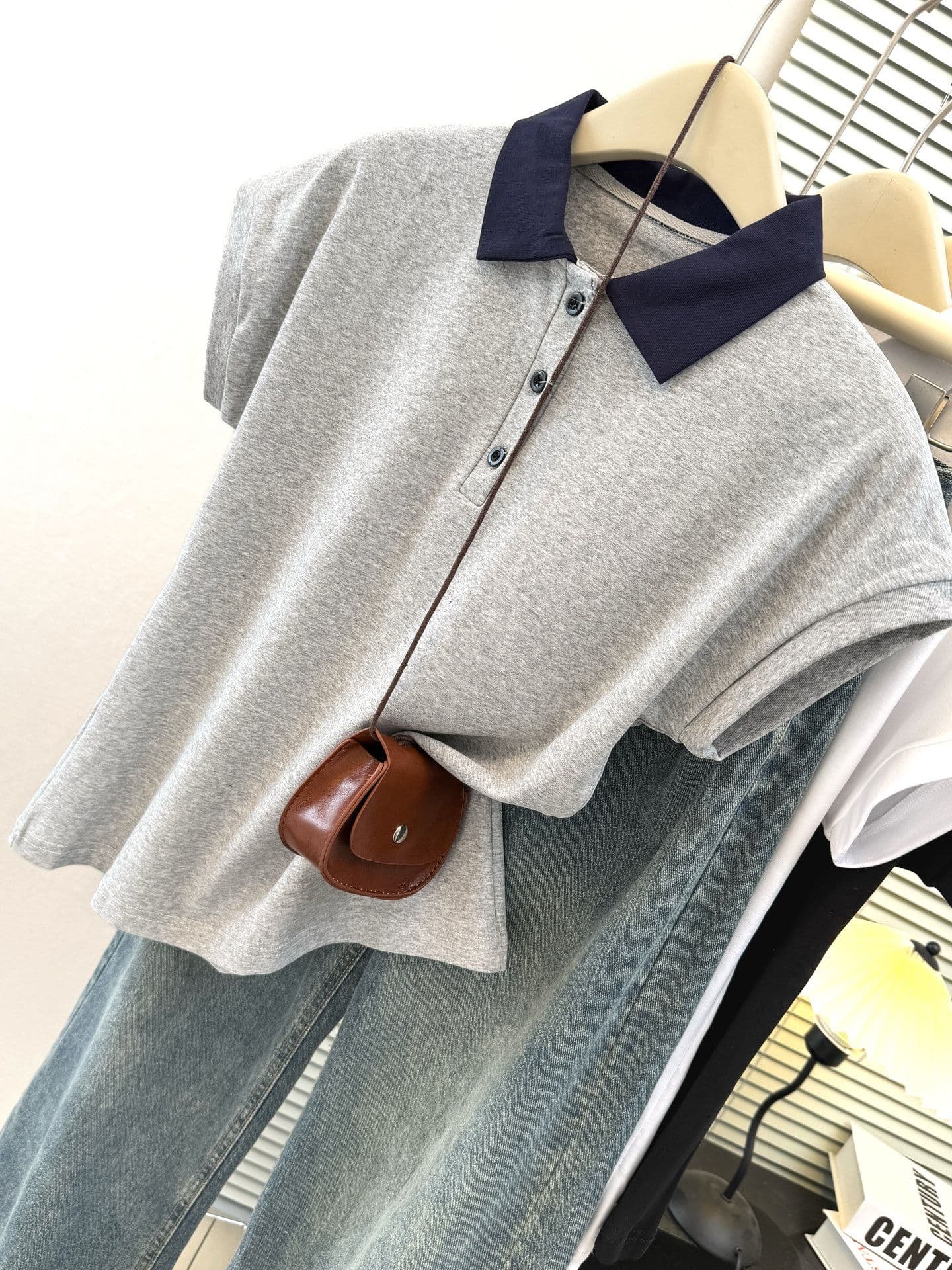 실사 순면 리브 배색 POLO 셔츠 폴로 칼라 반팔 티셔츠 여성 여름 몸매 가꾸기 슬림해 보이는 Feifei 소매 맨위 트렌디 상세 이미지 3