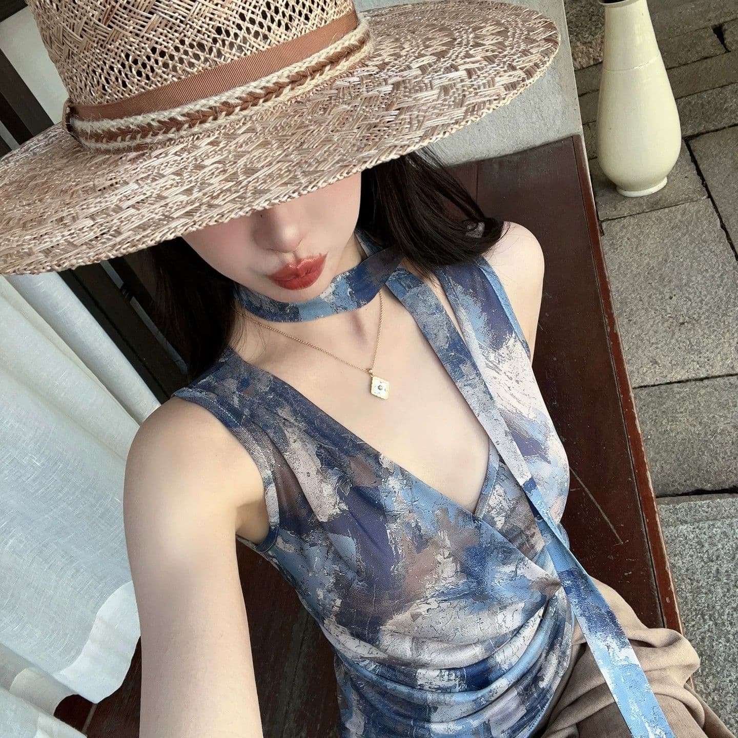 한국 스타일 헤일로 염색 프린트 V넥 민소매 캐미솔 여름 허리 수축 디자인 센스 작은 대중 주름 리본 맨위 이미지 5