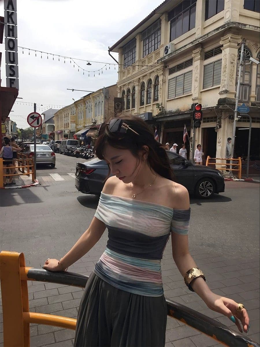 출퇴근 바람 예술 헤일로 염색 망사 작은 대중 디자인 센스 패치워크 오프숄더 티셔츠 여성 여름 새로운 패션 맨위 상세 이미지 4