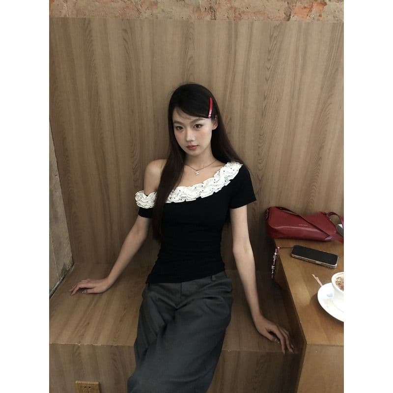 사람들 면 260 그램 검정색 슬림해 보이는 프랑스식 디자인 센스 작은 대중 여름 새로운 오프숄더 비스듬한 어깨 의류 이미지 3