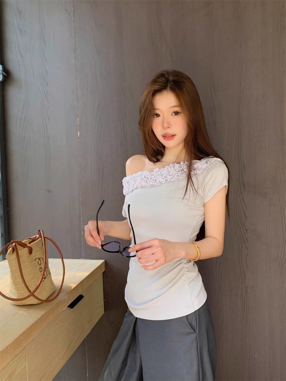 절묘한 소녀 여름 반팔 맨위 2026 새로운 비스듬한 어깨 착용 가져 가라. 슛 쇼네 조각 미니멀리즘 다용도 단색 티셔츠 상세 이미지 5