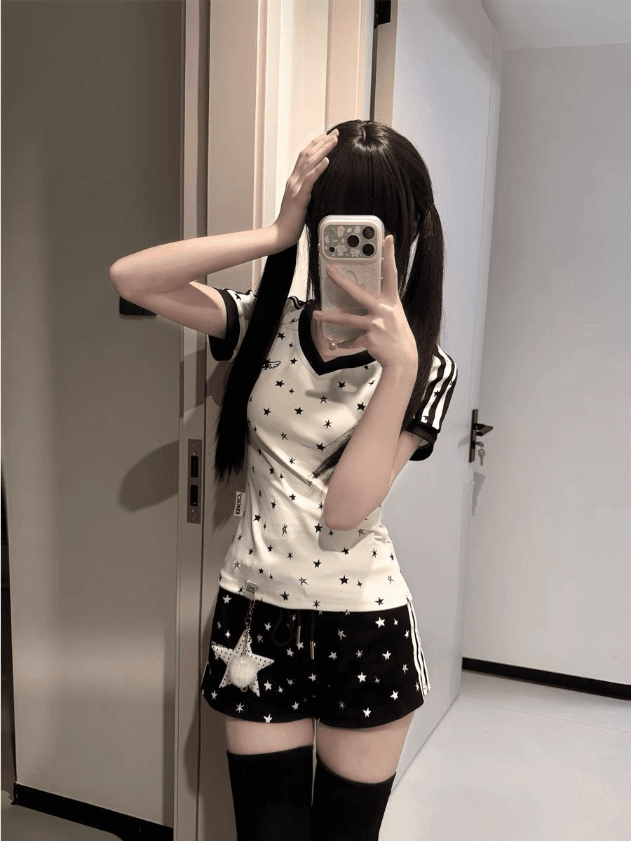 매춘부 여름 ootd 착용 가져 가라. 세트 슬림해 보이는 V넥 별 쇼트 스타일 티셔츠 캐주얼 검정색 반바지 트렌디 투피스 세트 상세 이미지 9