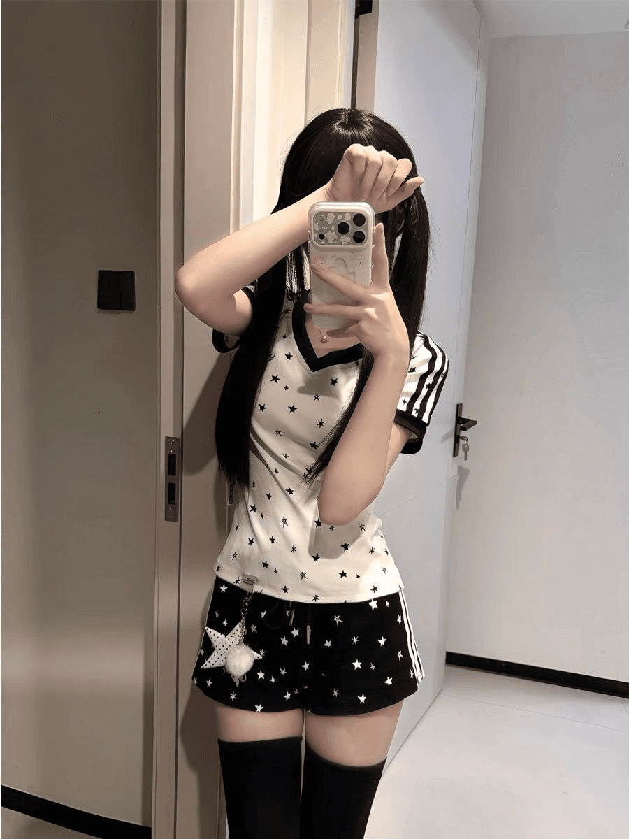매춘부 여름 ootd 착용 가져 가라. 세트 슬림해 보이는 V넥 별 쇼트 스타일 티셔츠 캐주얼 검정색 반바지 트렌디 투피스 세트 상세 이미지 10