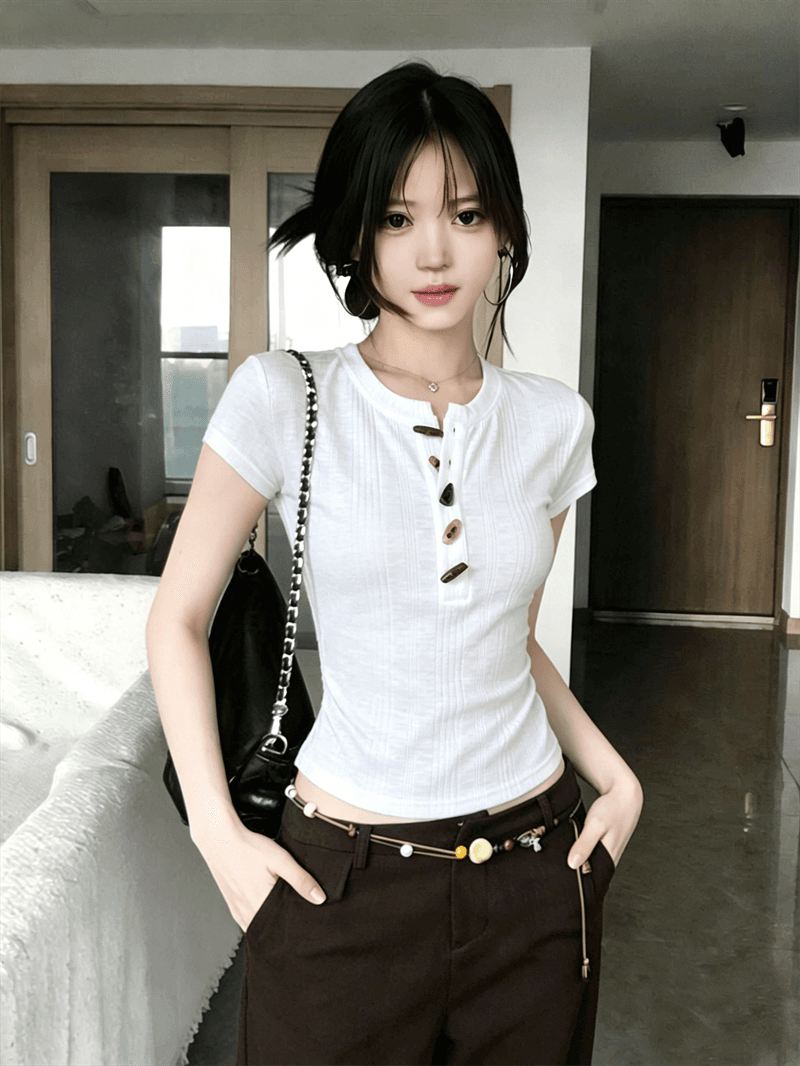 원본 원단 질감 센스 소뿔 버클 반팔 티셔츠 여름 핫걸 헨리 칼라 화이트 긍정적 인 어깨 의류 상세 이미지 2