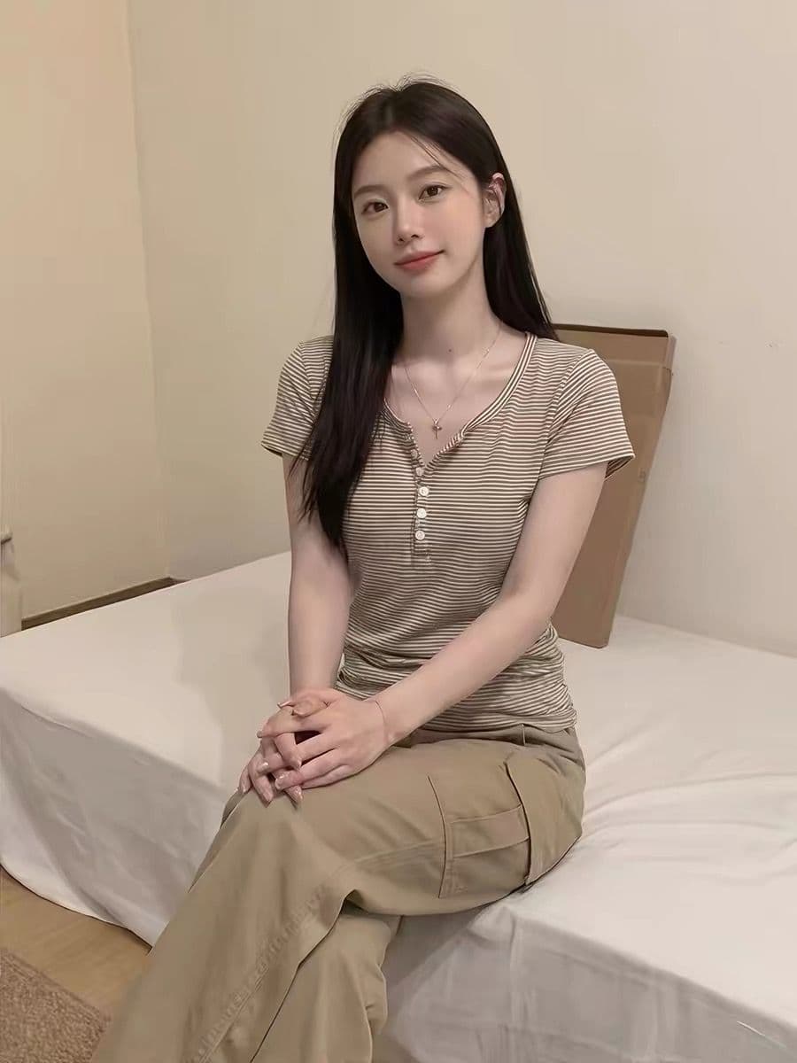 2026 여름 광저우 원단 230 크 65 면 30 폴리에스터 섬유 5 암모니아 Lun 반팔 티셔츠 여성 이미지 3