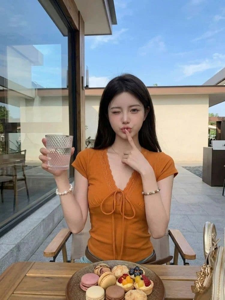 260 그램 사람들 면 반팔 티셔츠 여성 2026 새로운 여름 반팔 몸매 가꾸기 레이스 조각 아름다운 V넥 작은 맨위 상세 이미지 28