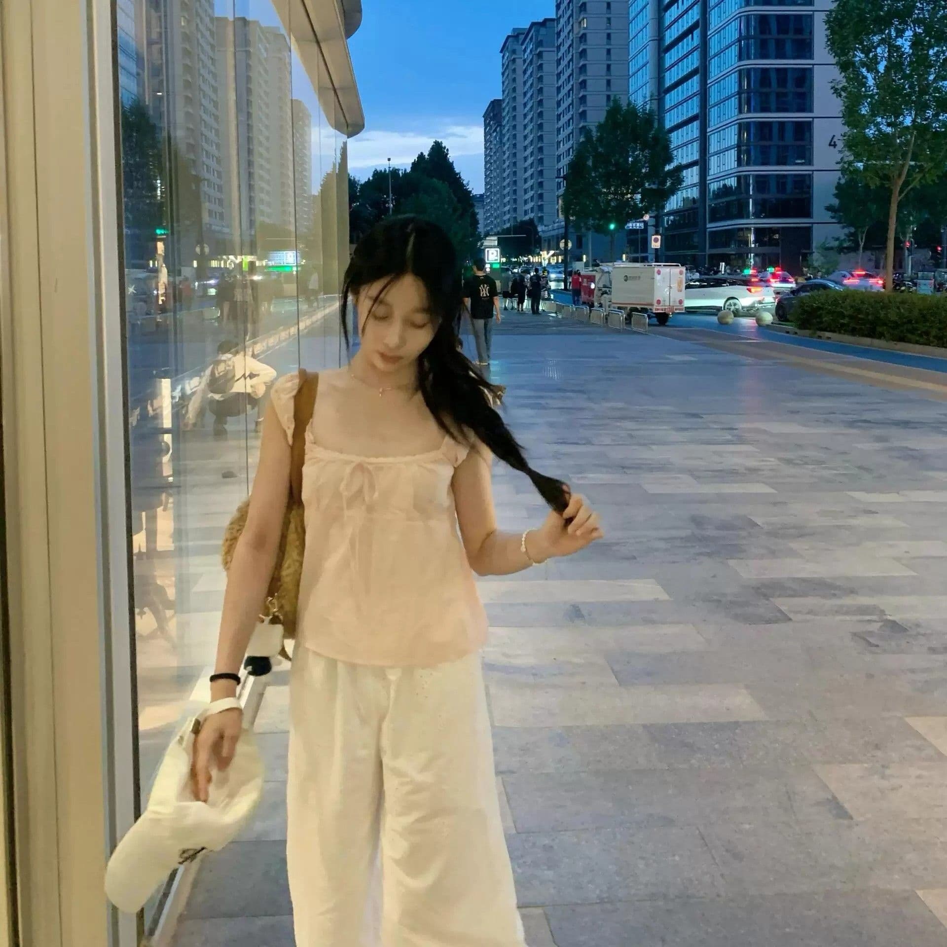 달콤함 순수한 욕망 바람 핑크색 오프숄더 민소매 여성 셔츠 여름 디자인 센스 작은 대중 프랑스식 품격 루즈핏 맨위 상세 이미지 10