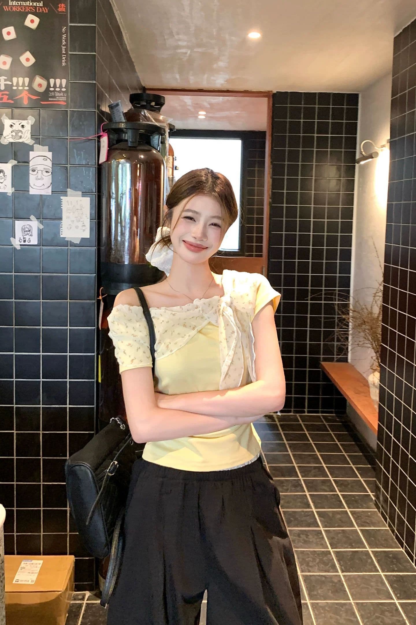 품격 부드러운 바람 오프숄더 꽃무늬 리본 반팔 티셔츠 여성 여름 몸매 가꾸기 슬림해 보이는 품격 연령 감소 다용도 맨위 상세 이미지 6