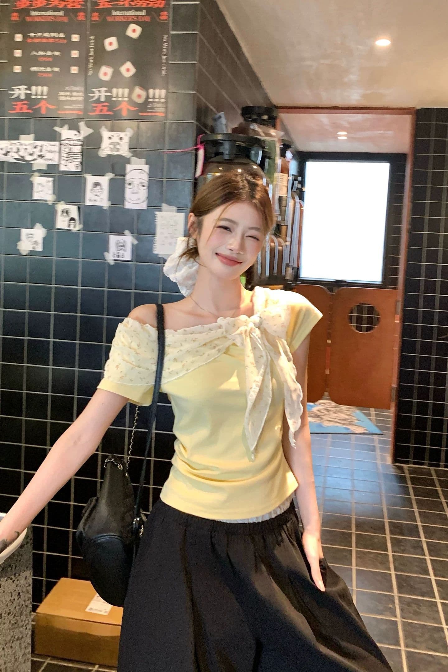 품격 부드러운 바람 오프숄더 꽃무늬 리본 반팔 티셔츠 여성 여름 몸매 가꾸기 슬림해 보이는 품격 연령 감소 다용도 맨위 상세 이미지 8