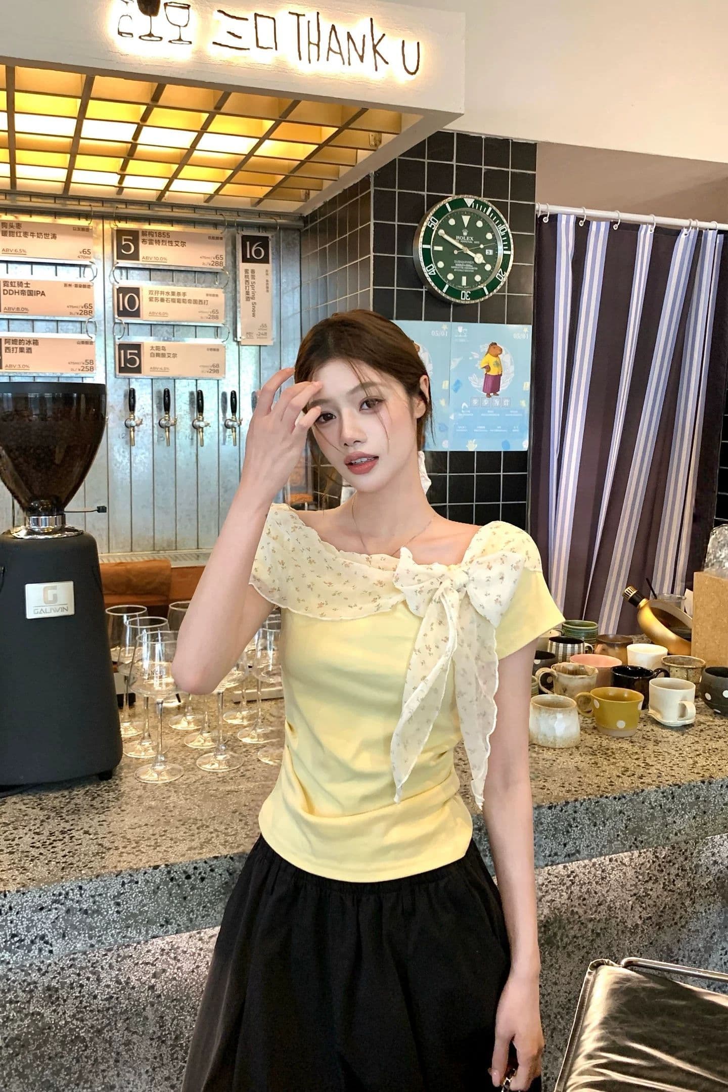 품격 부드러운 바람 오프숄더 꽃무늬 리본 반팔 티셔츠 여성 여름 몸매 가꾸기 슬림해 보이는 품격 연령 감소 다용도 맨위 상세 이미지 9