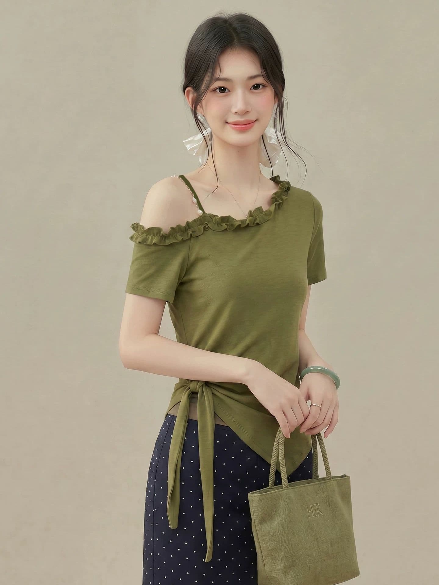 불규칙 프릴 비스듬한 칼라 오프숄더 스트랩 허리 수축 반팔 티셔츠 여성 2026 여름 새로운 디자인 센스 맨위 상세 이미지 5