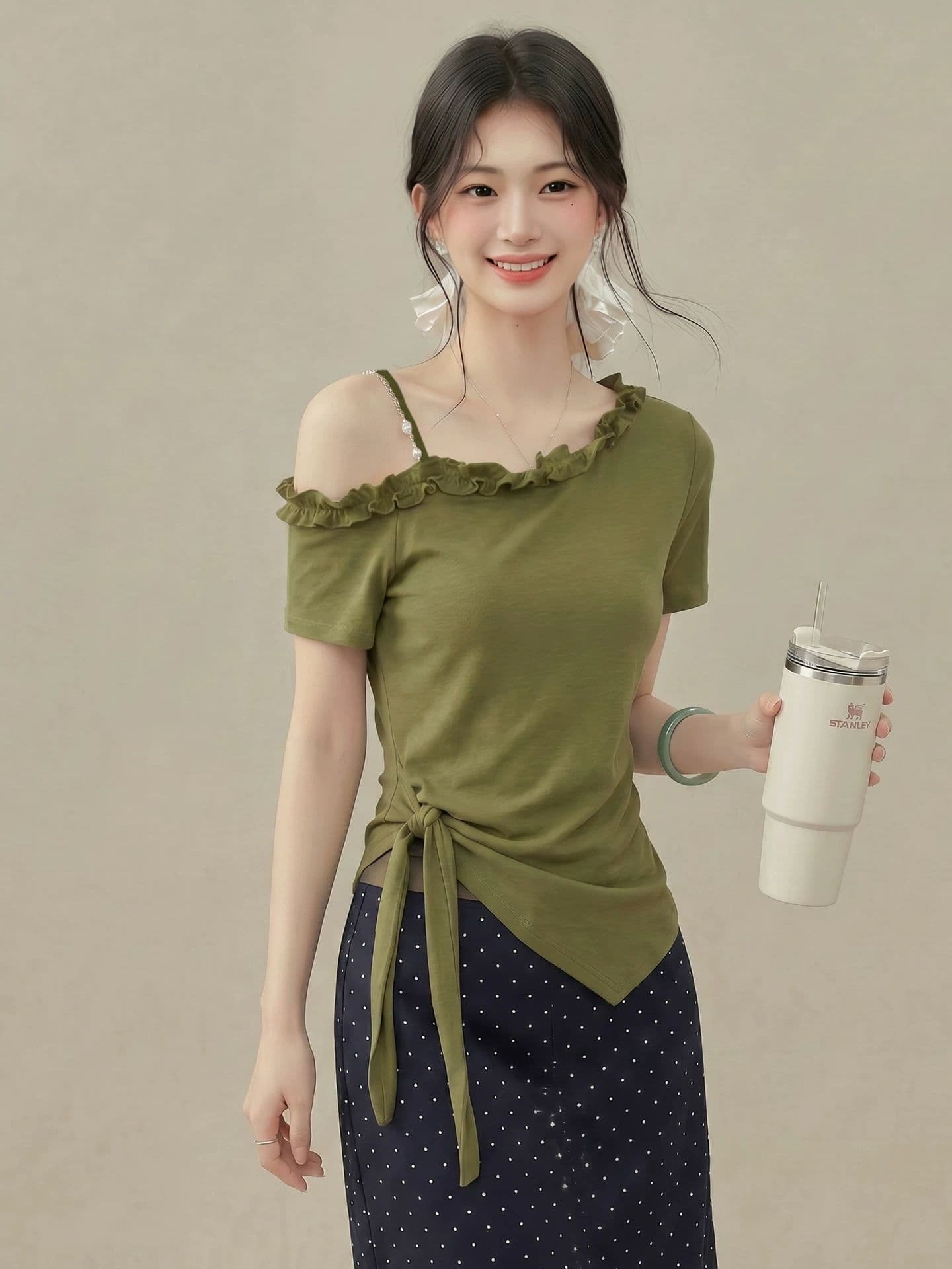 불규칙 프릴 비스듬한 칼라 오프숄더 스트랩 허리 수축 반팔 티셔츠 여성 2026 여름 새로운 디자인 센스 맨위 상세 이미지 6