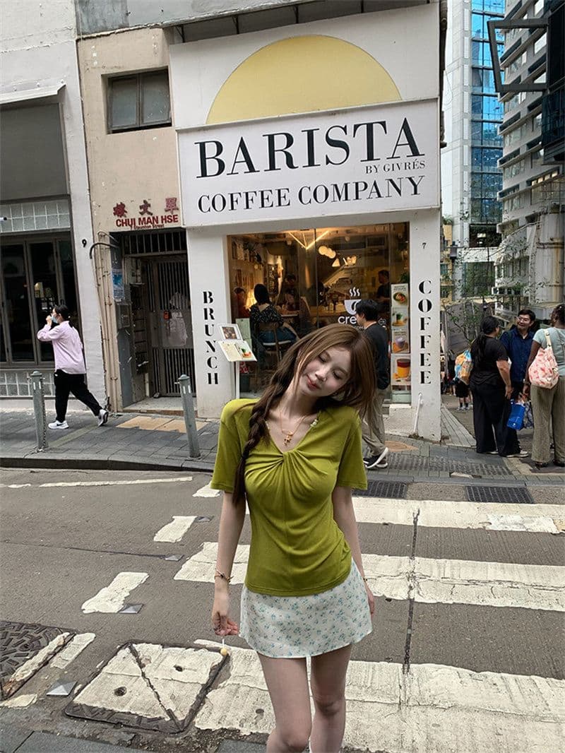 200그램 1 1 인 면 녹색 V넥 비틀림 반팔 티셔츠 여성 여름 디자인 센스 비즈 다용도 맨위 상세 이미지 21