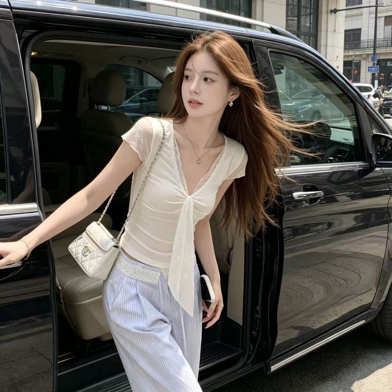 와 사고 방식 화이트 V넥 레이스 조각 긍정적 인 어깨 반팔 티셔츠 여성 여름 순수한 욕망 몸매 가꾸기 고유 한 맨위 상세 이미지 5