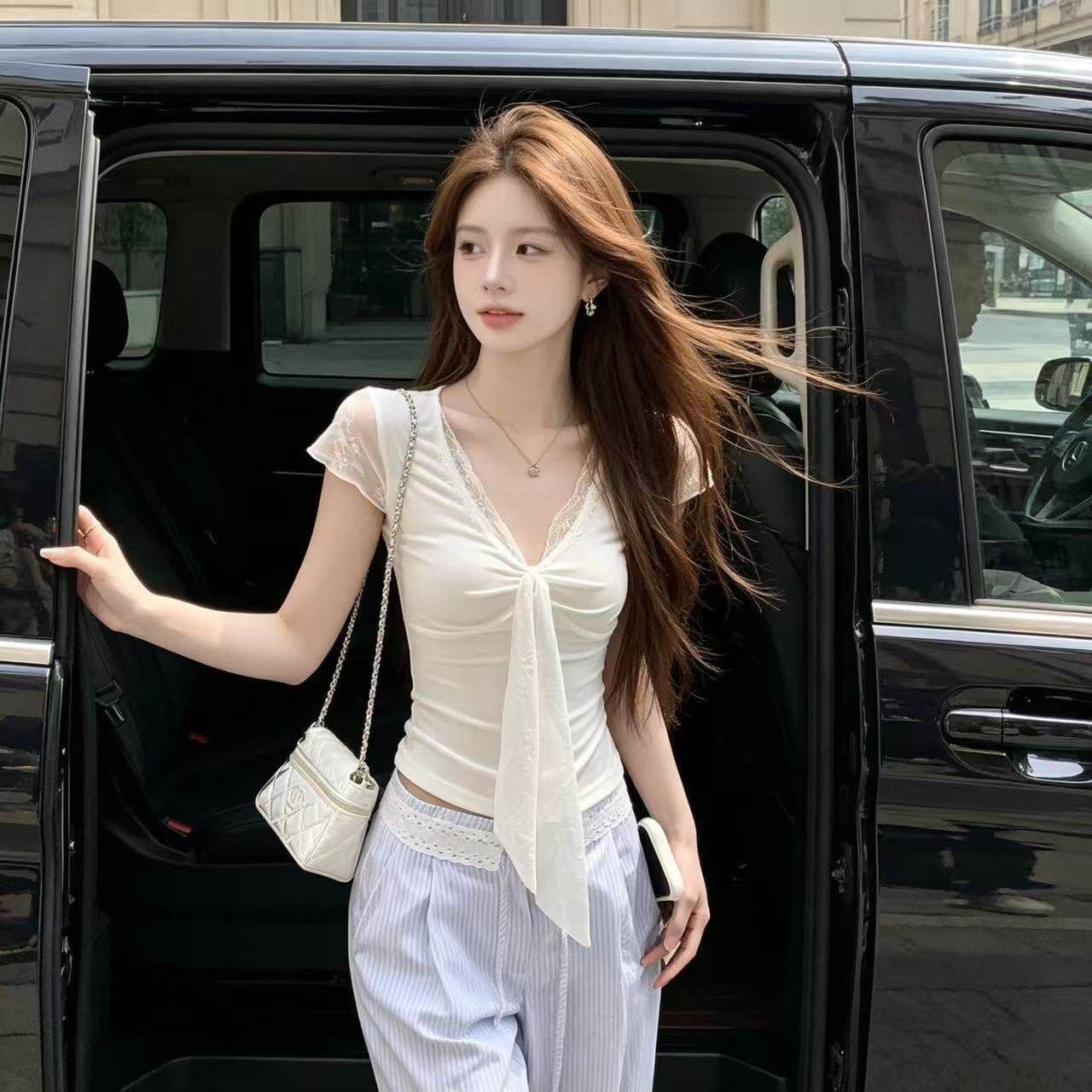 와 사고 방식 화이트 V넥 레이스 조각 긍정적 인 어깨 반팔 티셔츠 여성 여름 순수한 욕망 몸매 가꾸기 고유 한 맨위 상세 이미지 6