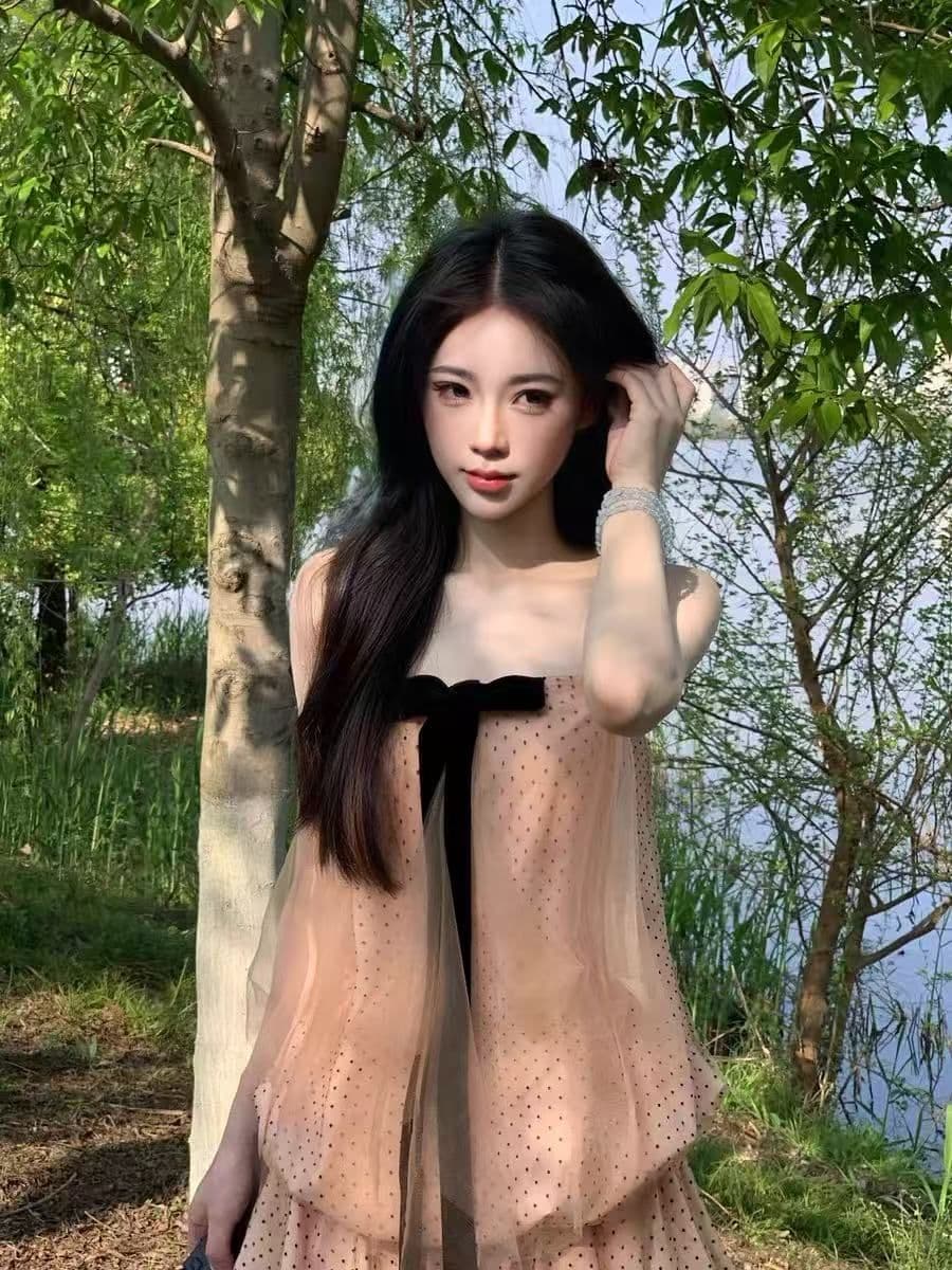 달콤함 순수한 욕망 바람 나비 매듭 도트 무늬 슬립 여성 드레스 여름 슬림해 보이는 디자인 센스 미니 스커트 꽃밭 치마 세트