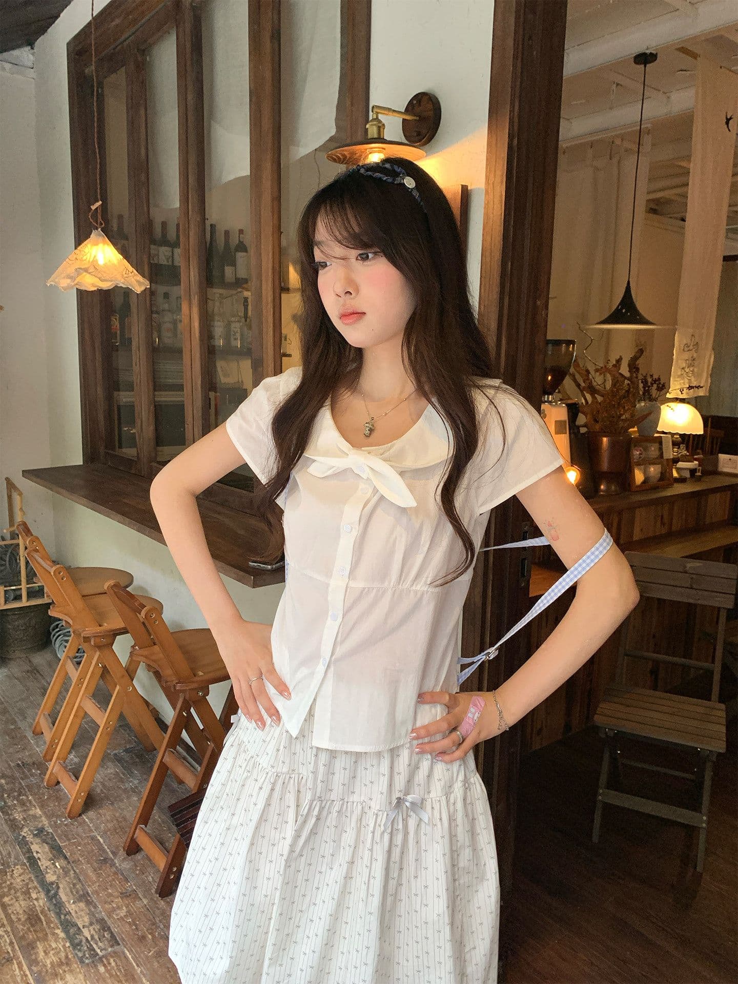 hollyii 한 부서 라운드 넥 싱글 줄 버튼 허리 수축 나비 넥타이 셔츠 몸매 가꾸기 슬림해 보이는 반팔 맨위 2026 새로운 여름 상세 이미지 3