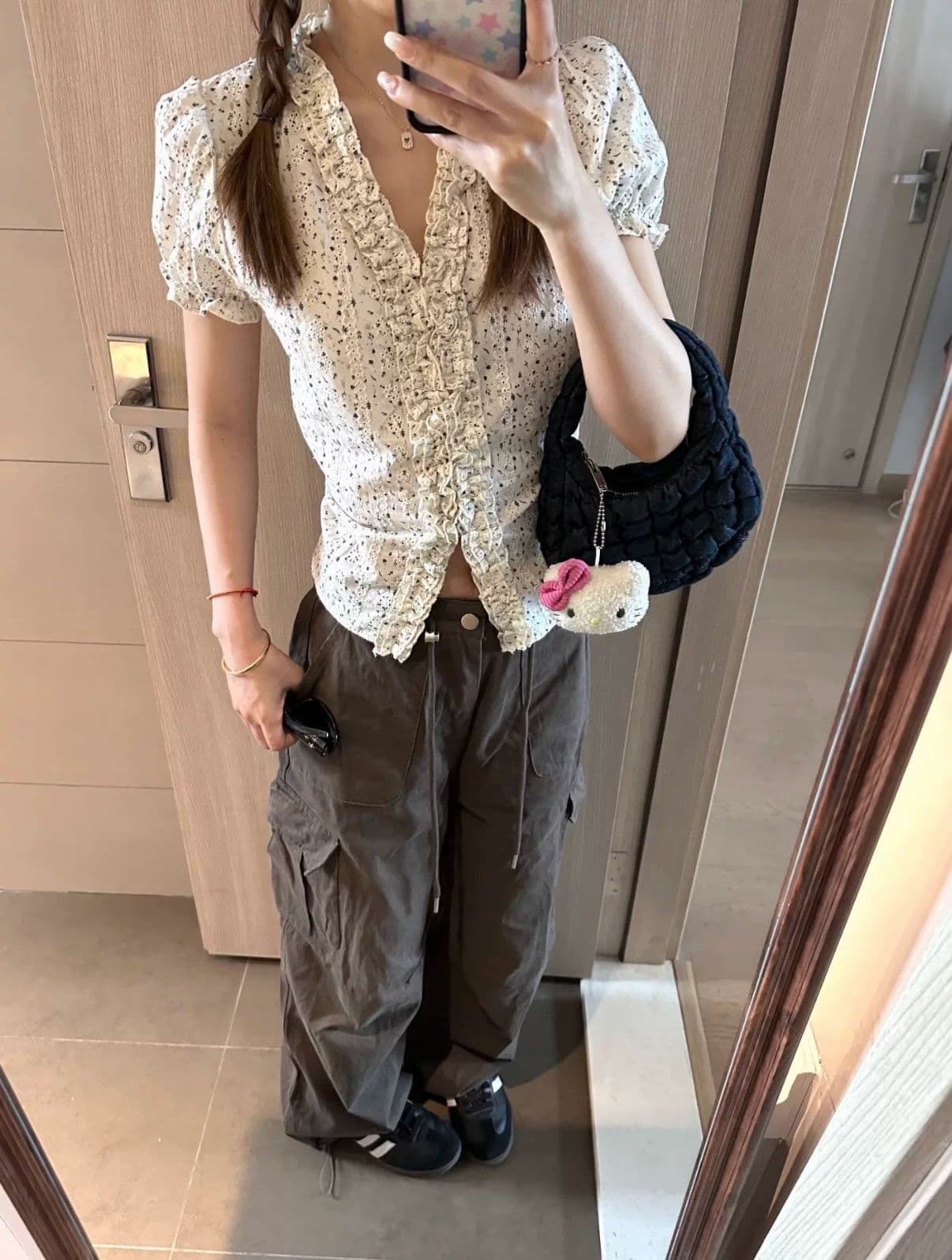 프랑스식 부드러운 꽃무늬 프린트 물 용해 프릴 V넥 여성 셔츠 슬림해 보이는 쇼트 스타일 캐주얼 새로운 다용도 맨위 상세 이미지 11