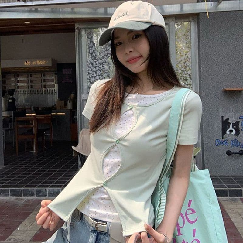 디자인 센스 페이크 레이어드 홀로우 아웃 패치워크 꽃무늬 긍정적 인 어깨 반팔 티셔츠 여성 여름 몸매 가꾸기 슬림해 보이는 품격 연령 감소 맨위 이미지 4