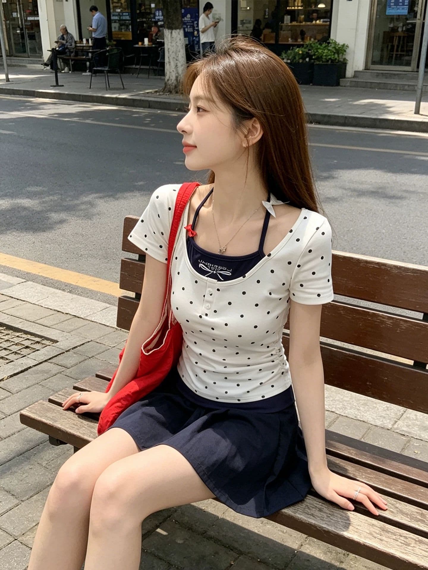 핫걸 도트 무늬 반팔 티셔츠 여성 여름 몸매 가꾸기 허리 수축 긍정적 인 어깨 한 부서 작은 대중 디자인 센스 행침 목 페이크 레이어드 맨위 상세 이미지 3