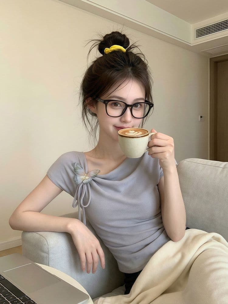 빅 사이즈 지방 mm 보라색 아름다운 나비 매듭 반팔 티셔츠 여성 여름 얇은 스타일 디자인 센스 몸매 가꾸기 슬림해 보이는 맨위 상세 이미지 4