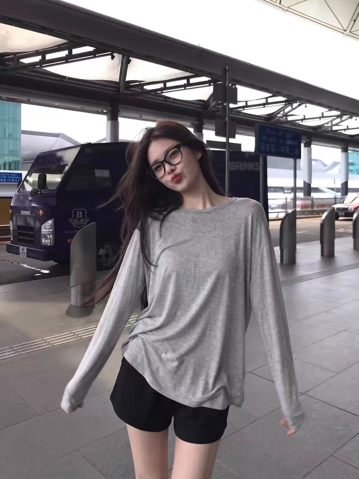 2026 가을 광저우 원단 반팔 티셔츠 여성 이미지 3