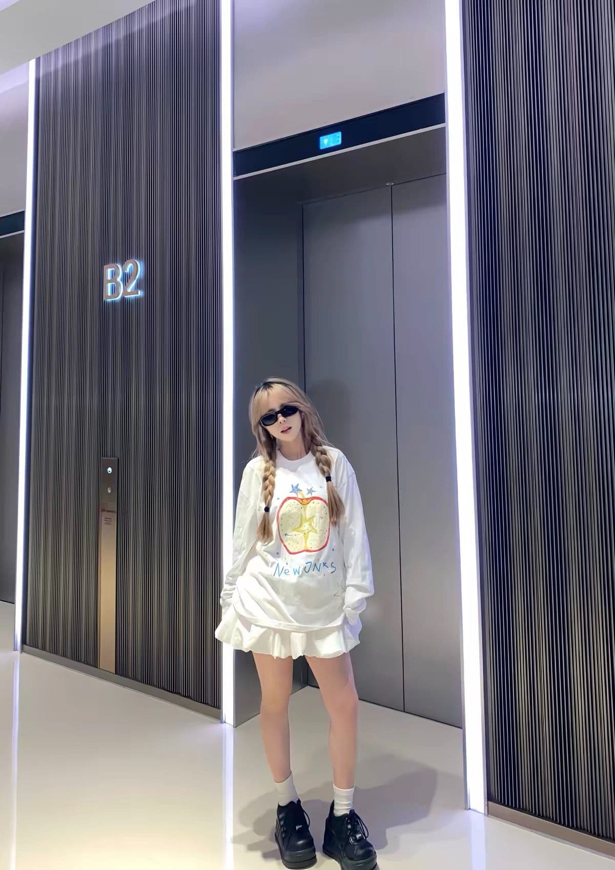 2026 가을 21 순면 이후 패키지 칼라 뭉치 구두 긴팔 프린트 티셔츠 여성 루즈핏 라운드 넥 맨위 상세 이미지 4