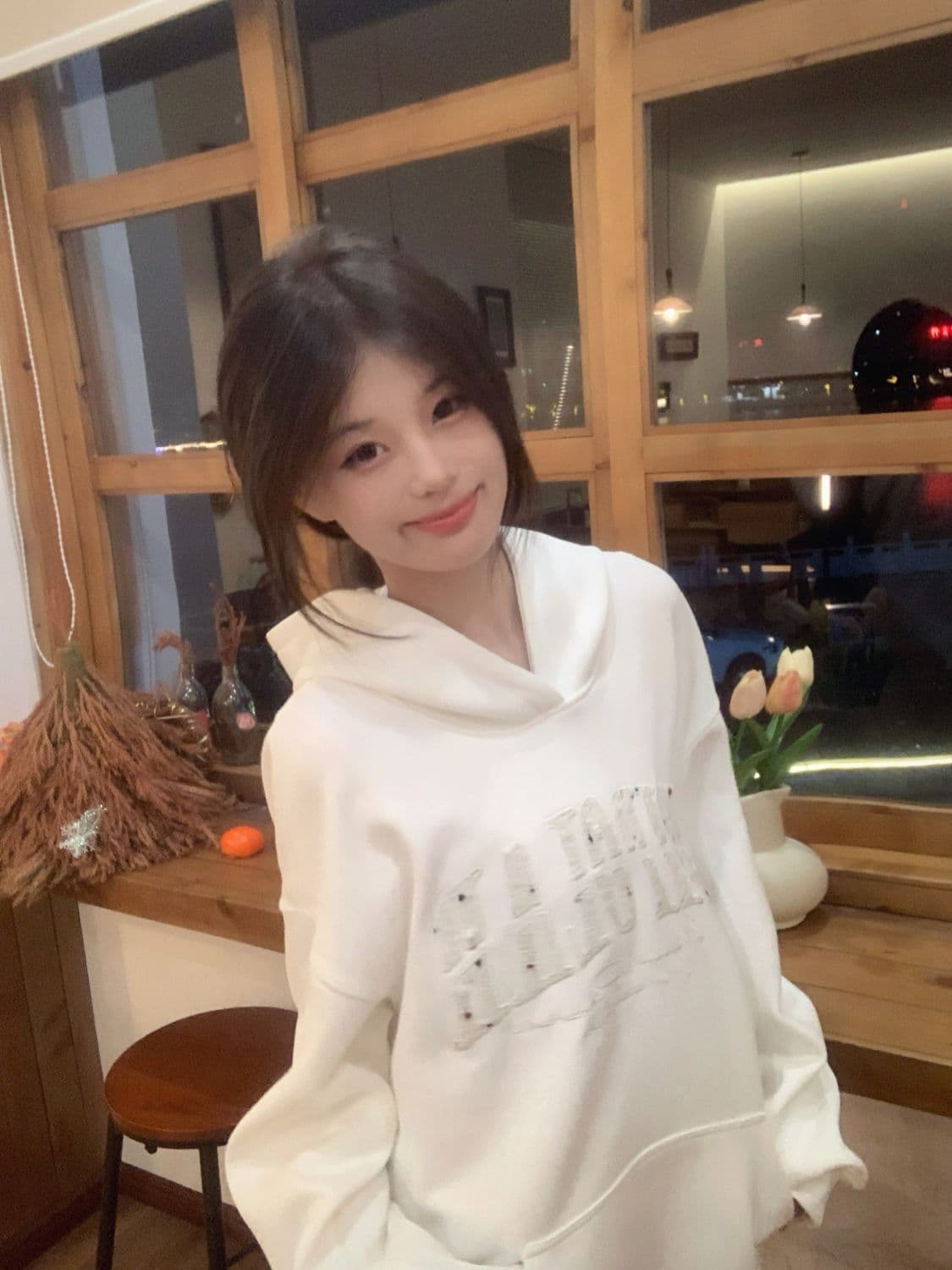 2026 가을 얇은 스타일 털이 있는 작은 샤넬 스타일 자수 후아 면 복합 우유 실크 후드티 여성 이미지 3