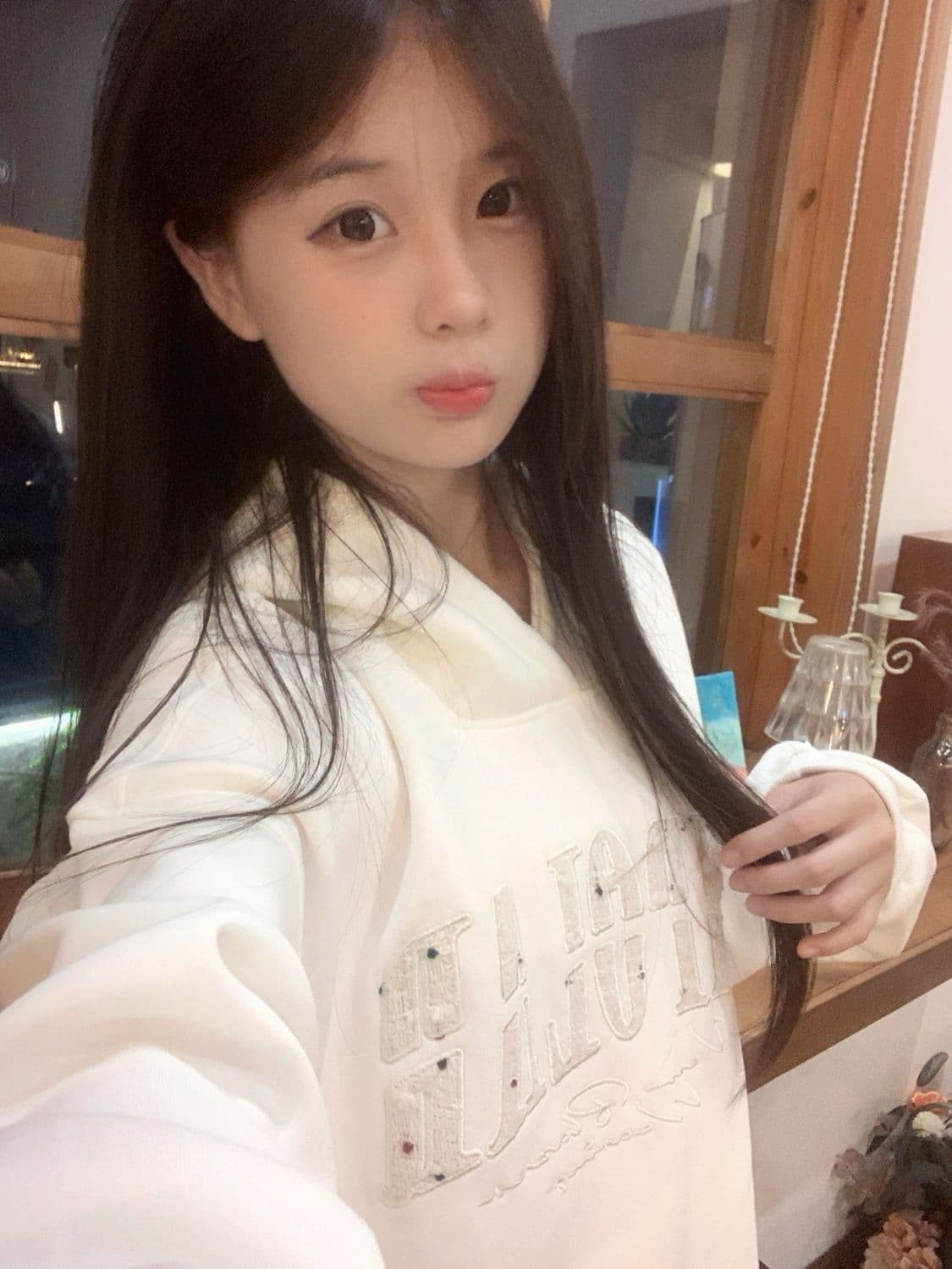 2026 가을 얇은 스타일 털이 있는 작은 샤넬 스타일 자수 후아 면 복합 우유 실크 후드티 여성 상세 이미지 7