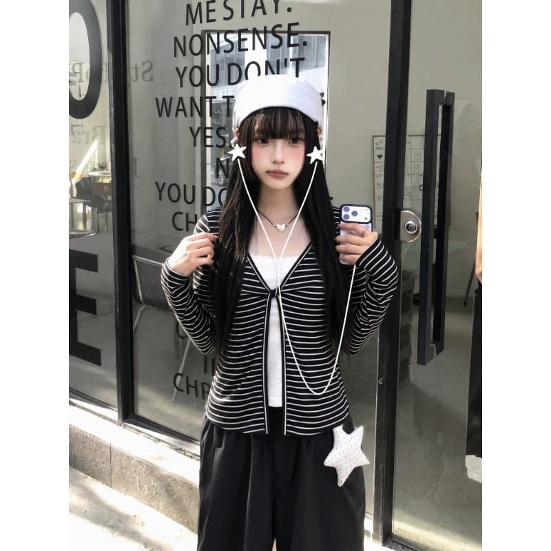 원본 품질 한 부서 핫걸 스트라이프 비틀림 V넥 페이크 레이어드 쇼트 스타일 긴팔 얇은 스타일 외부 가져 가라. 작은 셔츠