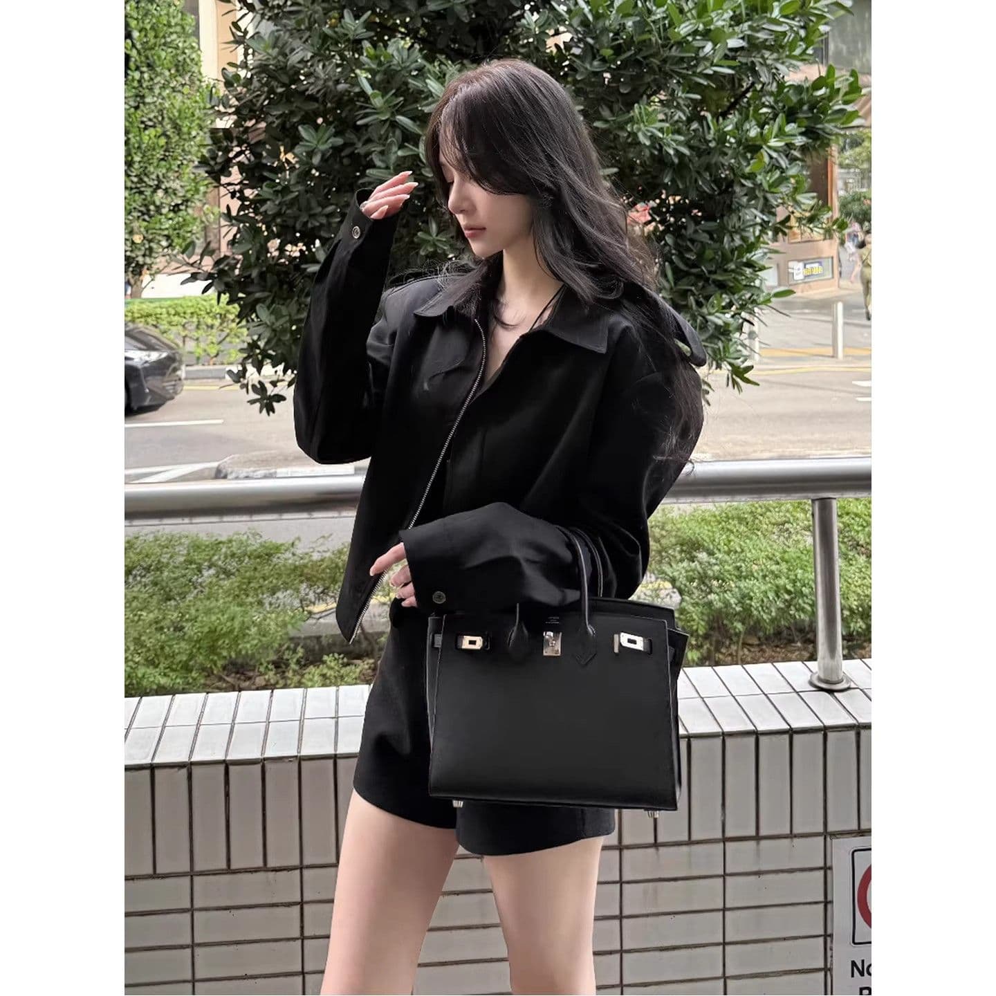 검정색 스탠드 칼라 넓은 어깨 여성 코트 가을 새로운 개성 단색 레트로 쇼트 스타일 캐주얼 다용도 재킷 맨위 트렌디 이미지 3