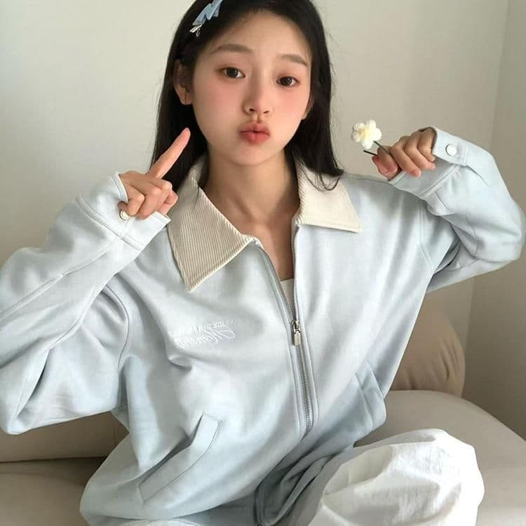 고유 한 슈퍼 잘 생긴 봄 가을 여성 코트 2026 새로운 작은 키 폴로 칼라 알파벳 자수 스웨이드 원단 재킷 맨위 이미지 2