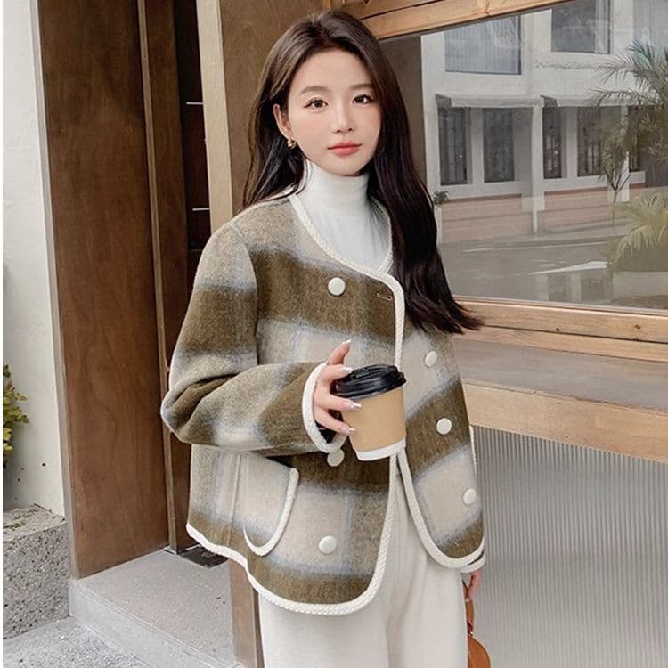 가을 겨울 새로운 명문 여성 작은 샤넬 스타일 체크무늬 코트 여성 짧은 모직 외투 2026 영국식 바람 라운드 넥 이중 버튼 이미지 2