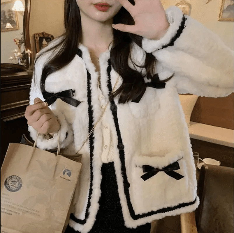 2026 년 겨울 새로운 프랑스식 레트로 나비 매듭 플리스 여성 코트 연령 감소 보온 양털 플리스 두꺼운 재킷 이미지 3