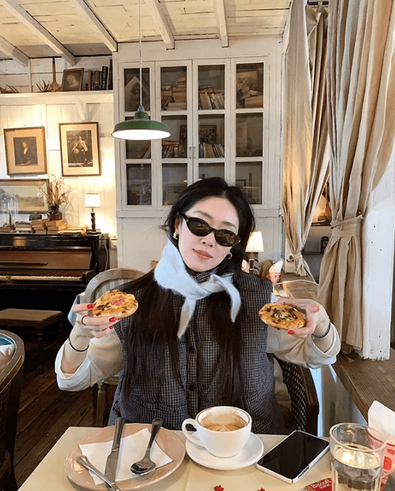 2026 가을 겨울철 한 부서 빨간색 체크무늬 다운 코트 조끼 여자 조끼 외출용 빵 목화 진딧물 재킷 맨위 이미지 4