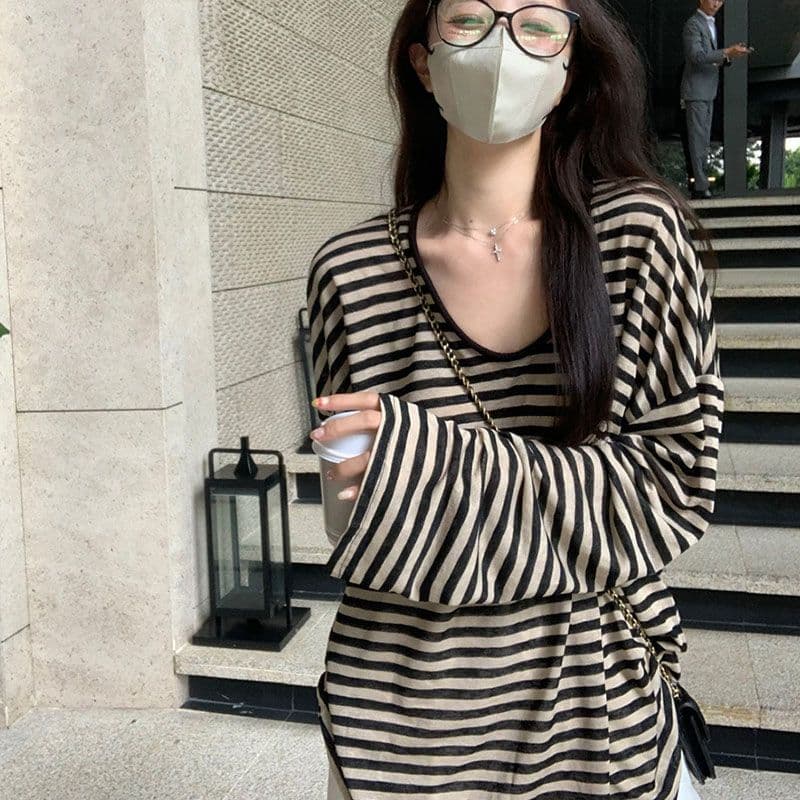 원본 품질 느긋한 바람 스트라이프 긴팔 자외선 차단 티셔츠 여성 여름 u 칼라 루즈핏 얇은 스타일 외부 잡아라. 의류