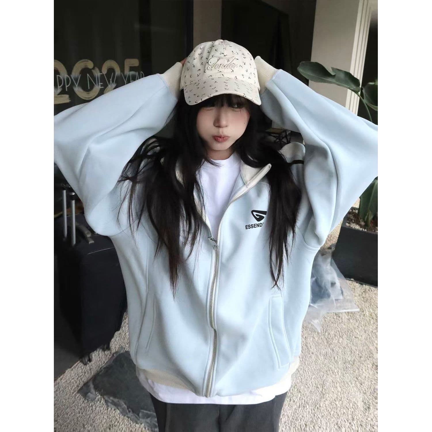 2025 새로운 미니멀리즘 스탠드 칼라 3개 바 후드티 여성 가을 겨울 루즈핏 슬림해 보이는 털이 있는 지퍼 오픈 가디건 출퇴근 재킷 이미지 4